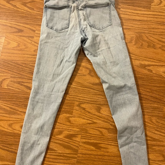 Light Wash Skinny Jeans - Picture 3 of 3